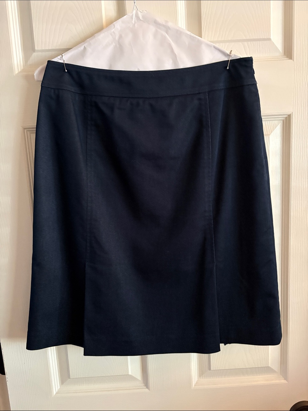 Ann Taylor dark navy skirt size 8. Vintage